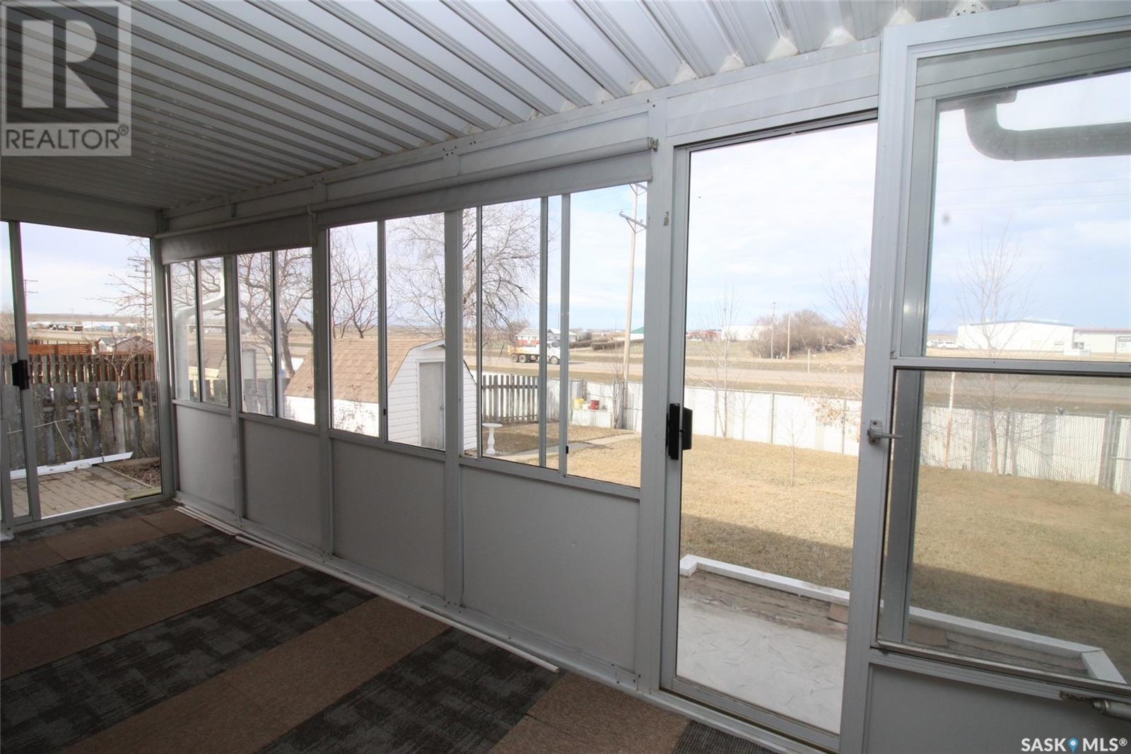 595 9th Street W, Shaunavon, Saskatchewan  S0N 2M0 - Photo 20 - SK986196