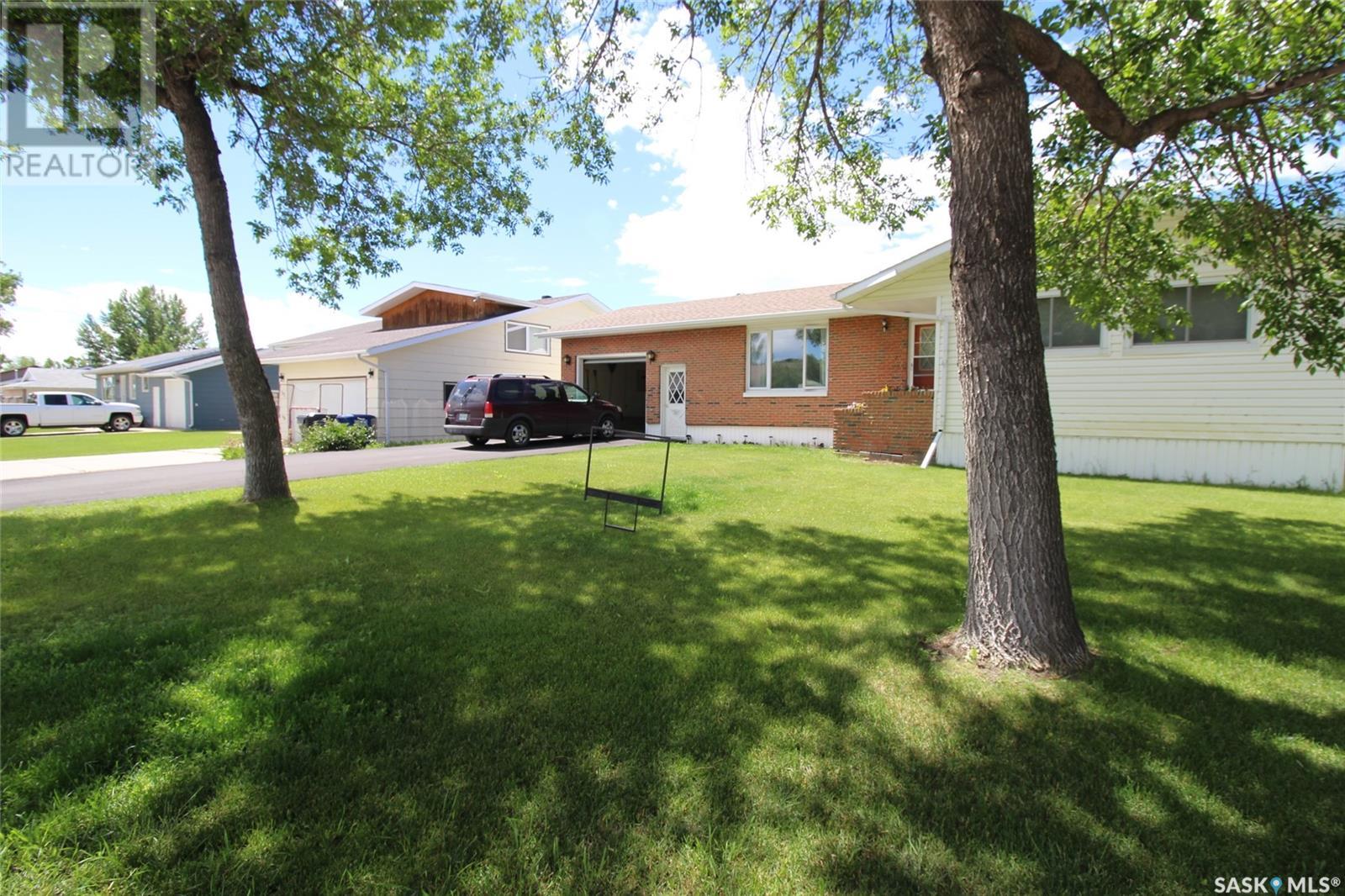 595 9th Street W, Shaunavon, Saskatchewan  S0N 2M0 - Photo 32 - SK986196