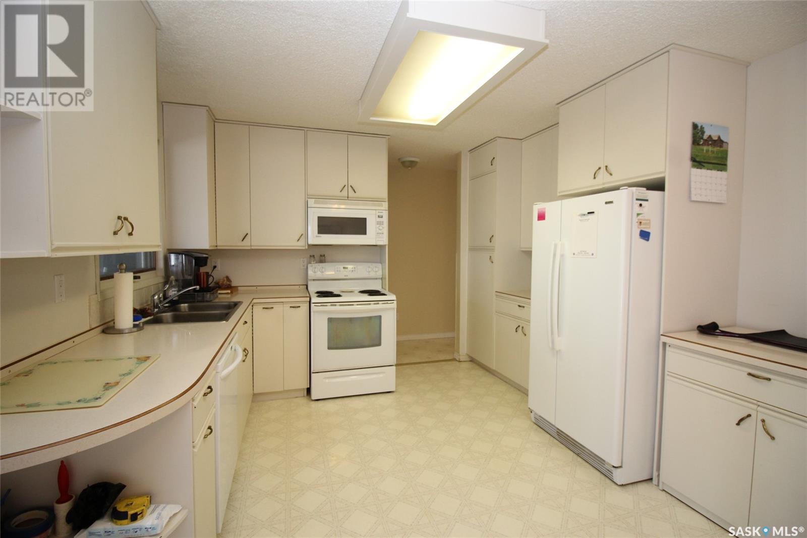 595 9th Street W, Shaunavon, Saskatchewan  S0N 2M0 - Photo 8 - SK986196