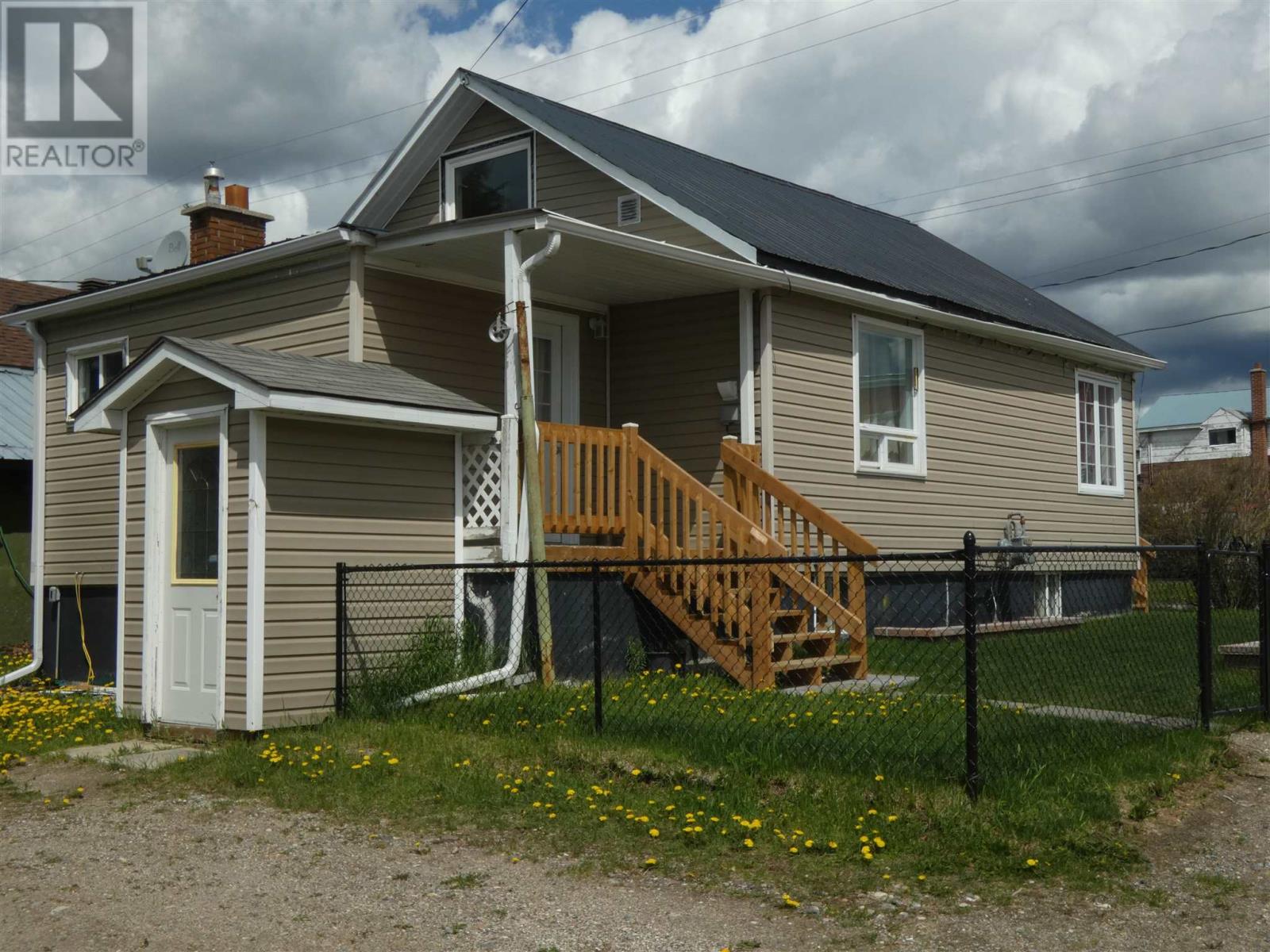 301r First Street W, Geraldton, Ontario  P0T 1M0 - Photo 2 - TB241520