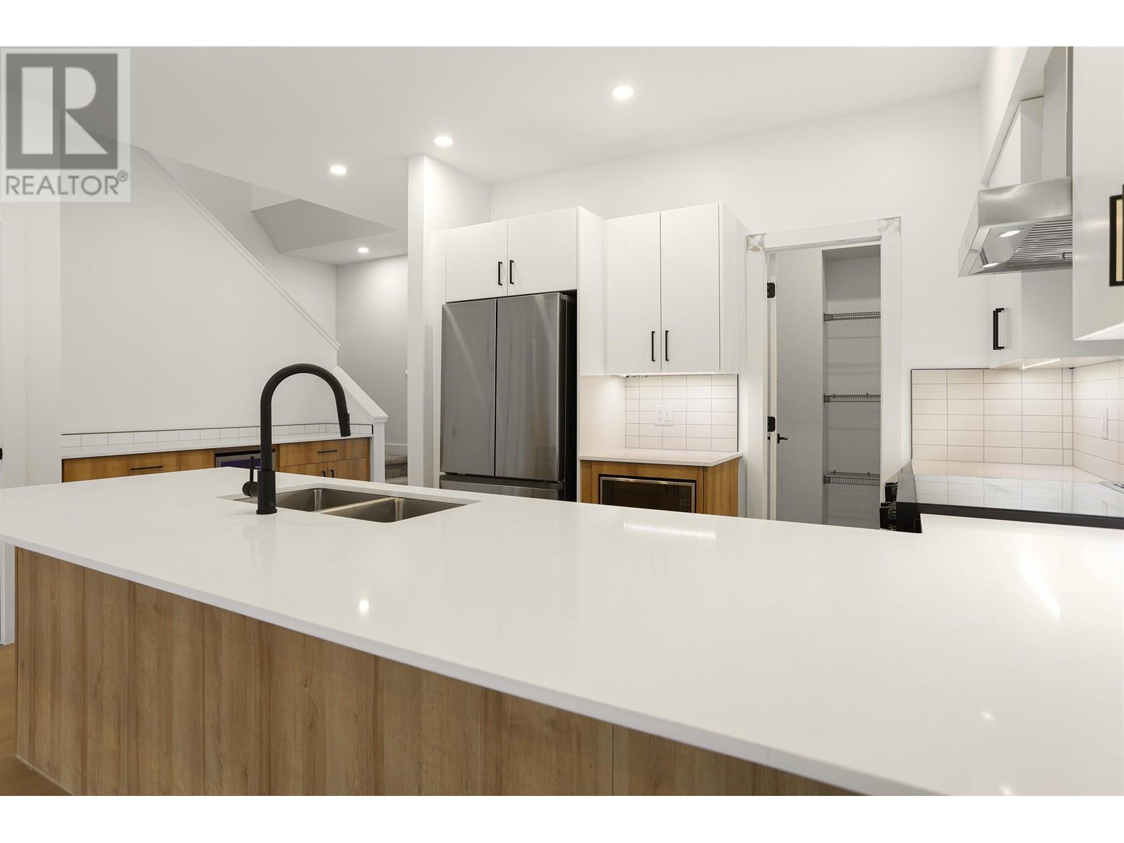 Property at 165 WAKITA STREET image 5