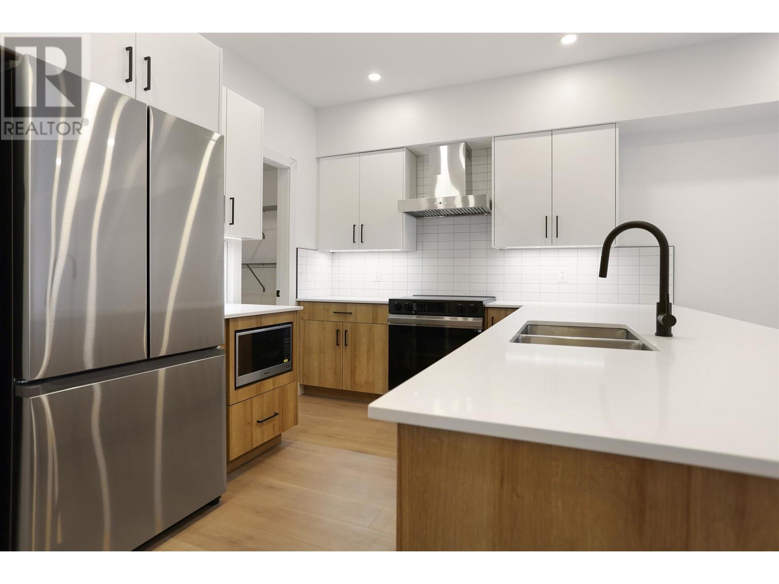Property at 165 WAKITA STREET image 3