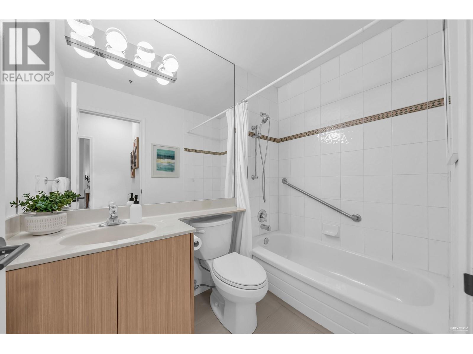 Listing Picture 17 of 23 : PH6 511 W 7TH AVE. AVENUE, Vancouver / 溫哥華 - 魯藝地產 Yvonne Lu Group - MLS Medallion Club Member