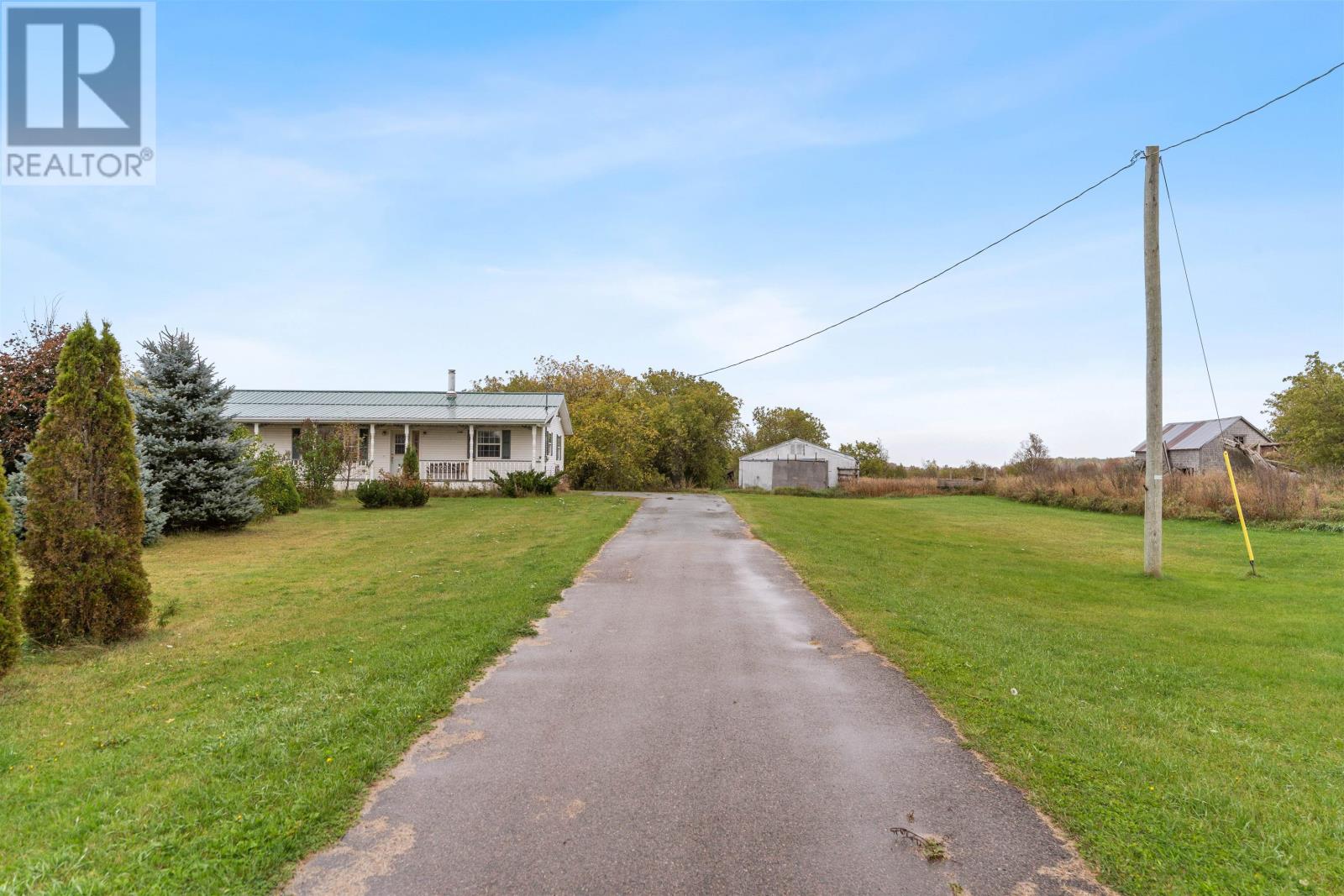 1533 Dock Road, Elmsdale, Prince Edward Island  C0B 1K0 - Photo 2 - 202424775