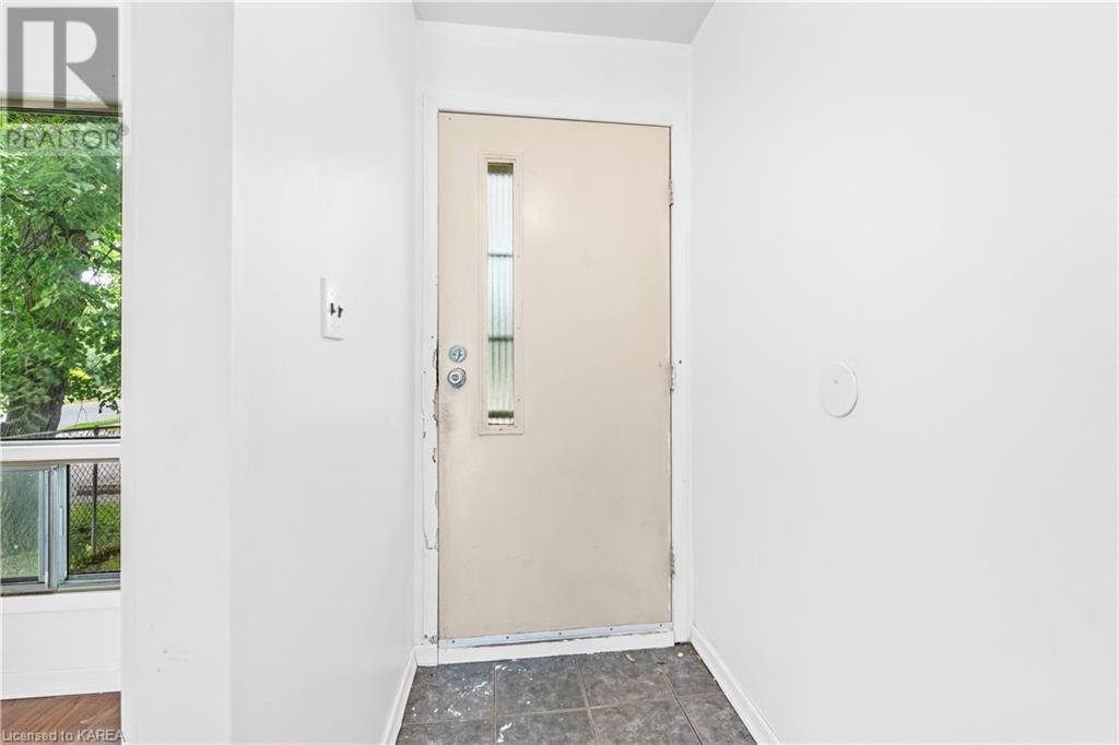 23 Addington Street Unit 23, Amherstview, Ontario K7N 1C6 (27550281