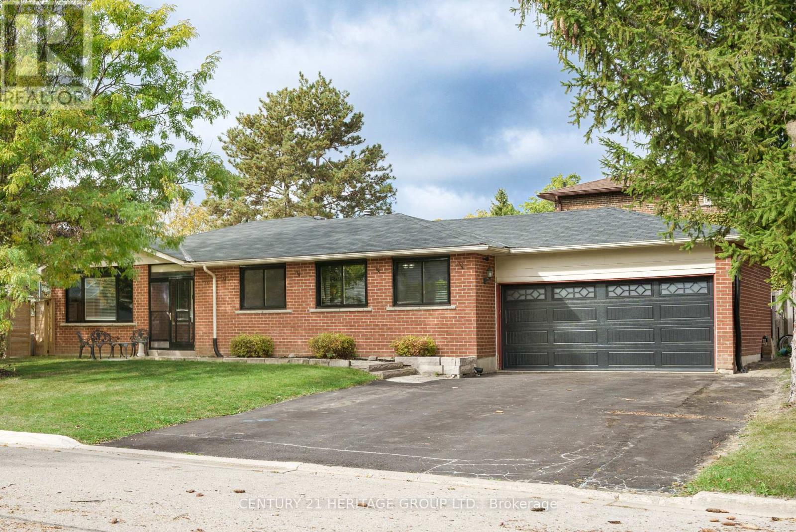 310 LIVERPOOL ROAD, newmarket (bristol-london), Ontario