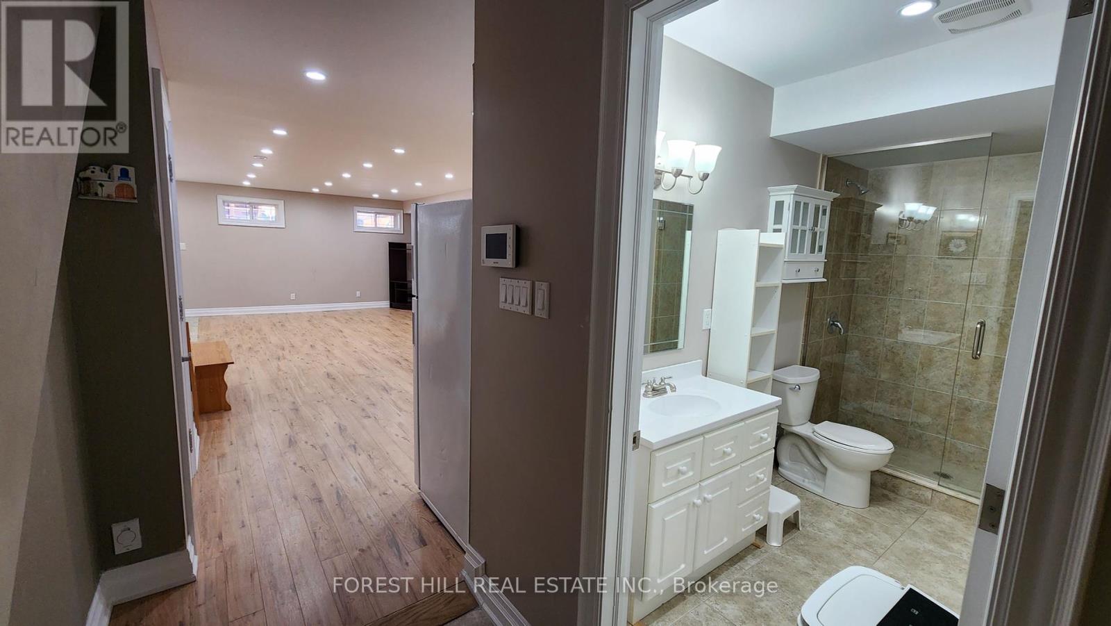 241 Floyd Avenue, Toronto, Ontario  M4J 2J2 - Photo 6 - E9394974