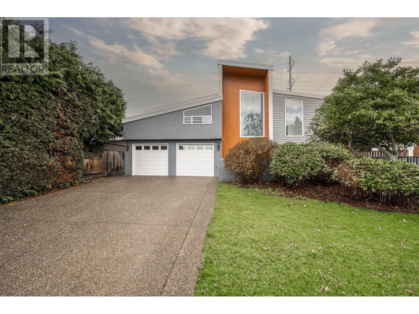 482 Shannon Way, Delta, British Columbia  V4M 2W5 - Photo 1 - R2936471