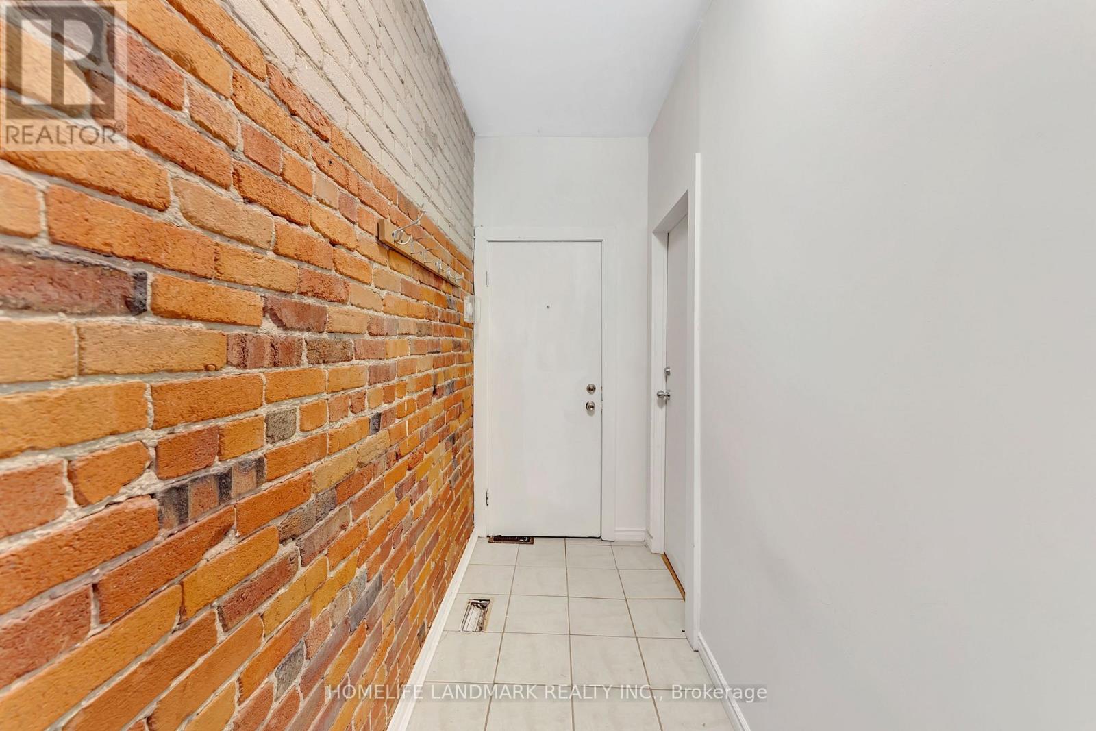 99 Connolly Street, Toronto, Ontario  M6N 1E7 - Photo 4 - W9399970