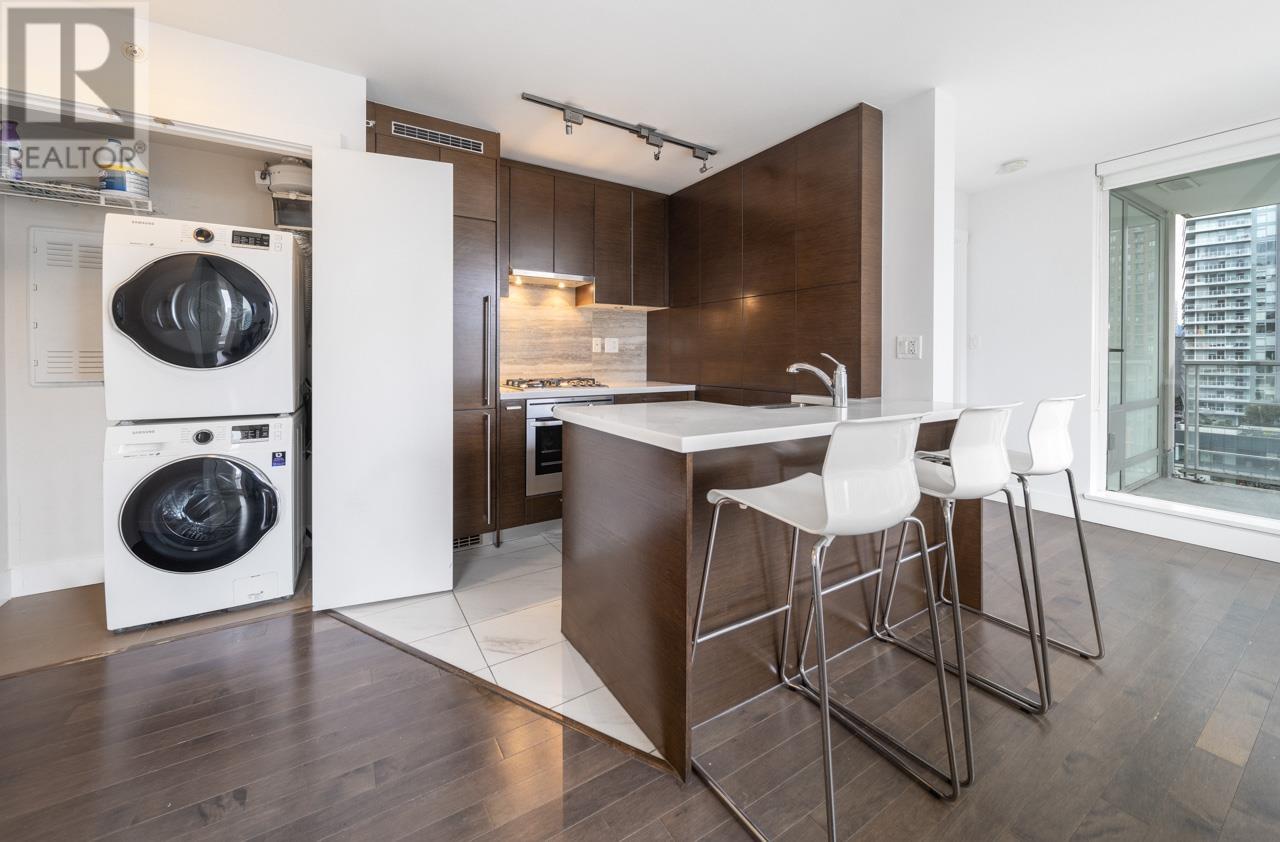 Listing Picture 7 of 21 : 1203 535 SMITHE STREET, Vancouver / 溫哥華 - 魯藝地產 Yvonne Lu Group - MLS Medallion Club Member