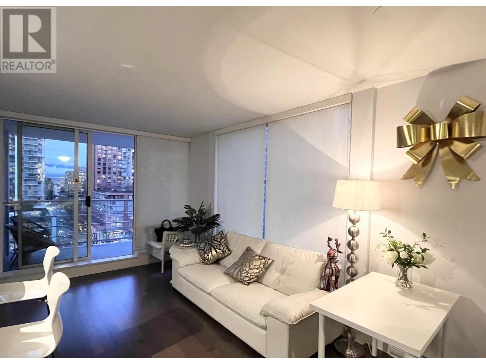 Listing Picture 3 of 21 : 1203 535 SMITHE STREET, Vancouver / 溫哥華 - 魯藝地產 Yvonne Lu Group - MLS Medallion Club Member