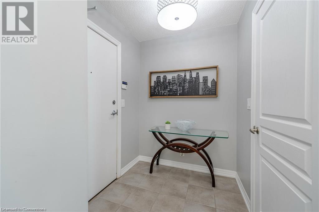1940 Ironstone Drive Unit# 1104Burlington, Ontario  L7L 0E4 - Photo 4 - 40665408