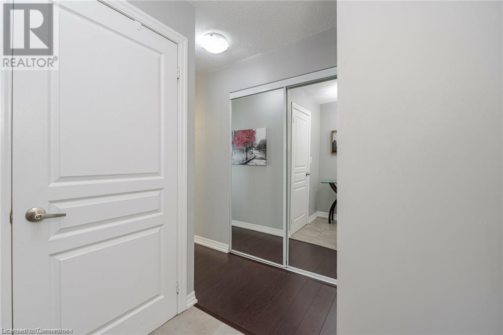 1940 Ironstone Drive Unit# 1104Burlington, Ontario  L7L 0E4 - Photo 5 - 40665408