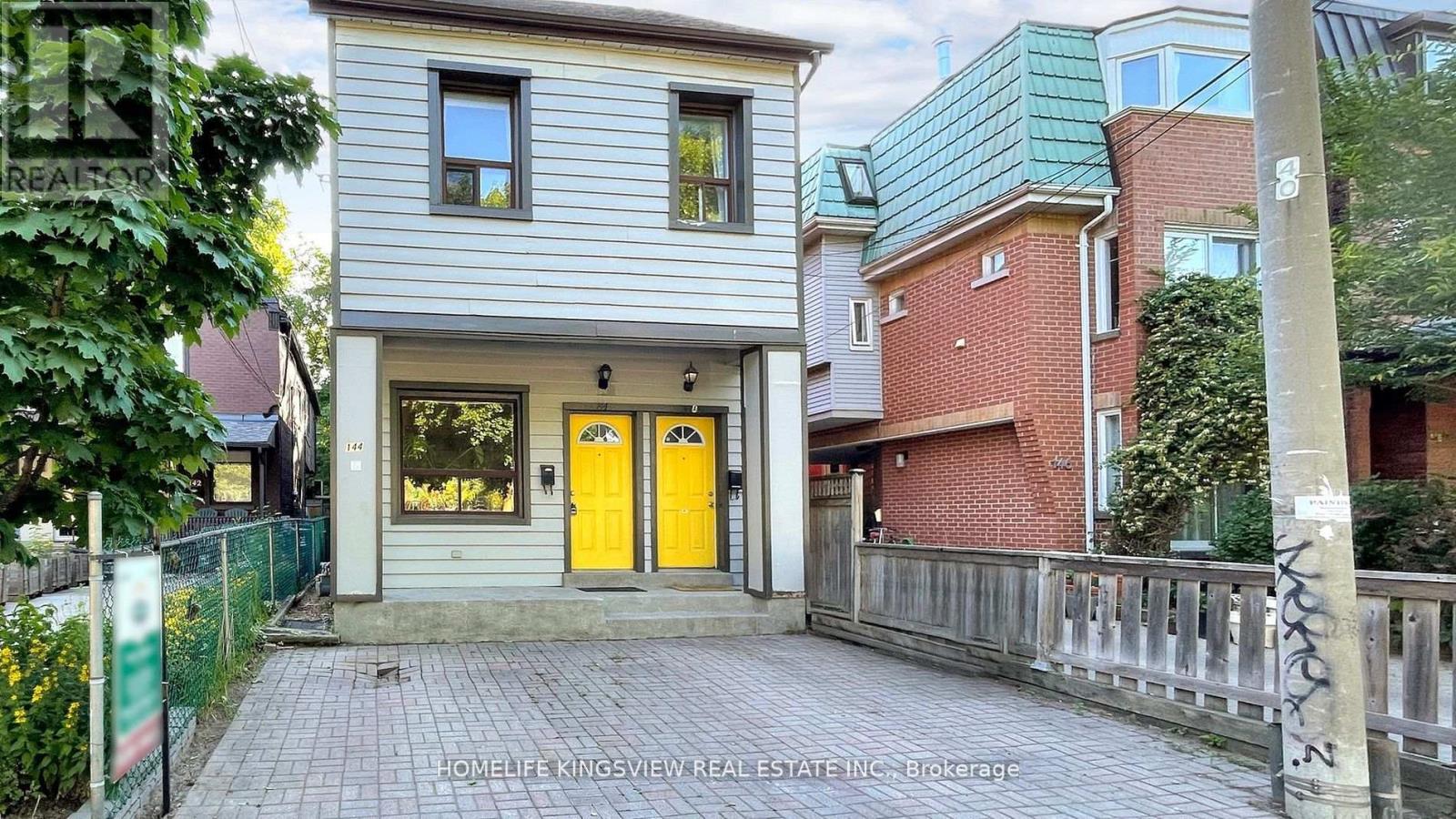 144 Clinton Street, Toronto, Ontario  M6G 2Y3 - Photo 2 - C9400191