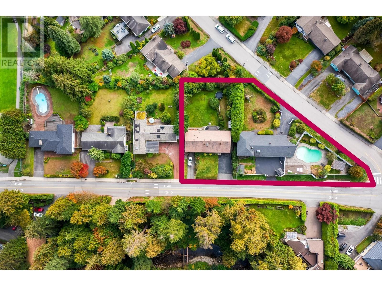 660 Inglewood Avenue, West Vancouver, British Columbia V7T 1X3 - Photo 1 - R2936548
