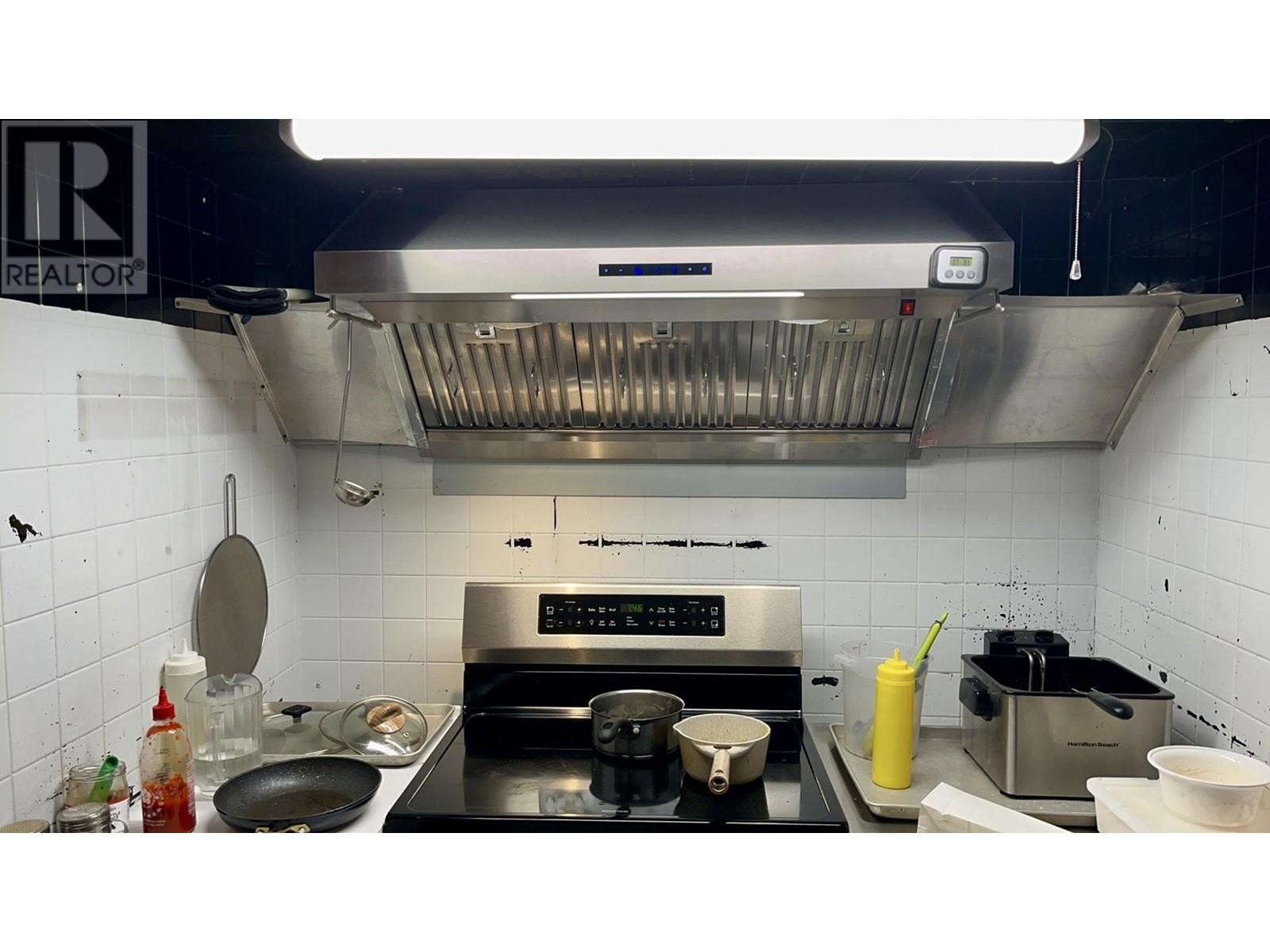 Property at 736 W BROADWAY image 3