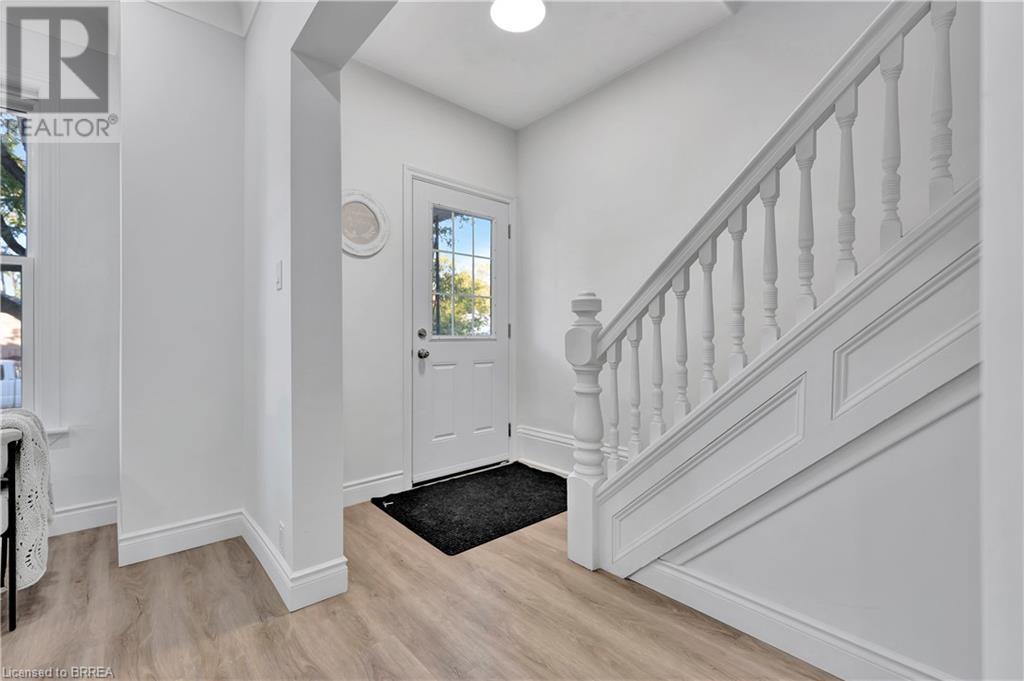 102 GRAND RIVER Avenue, BRANTFORD, Ontario One Percent Realty Ltd