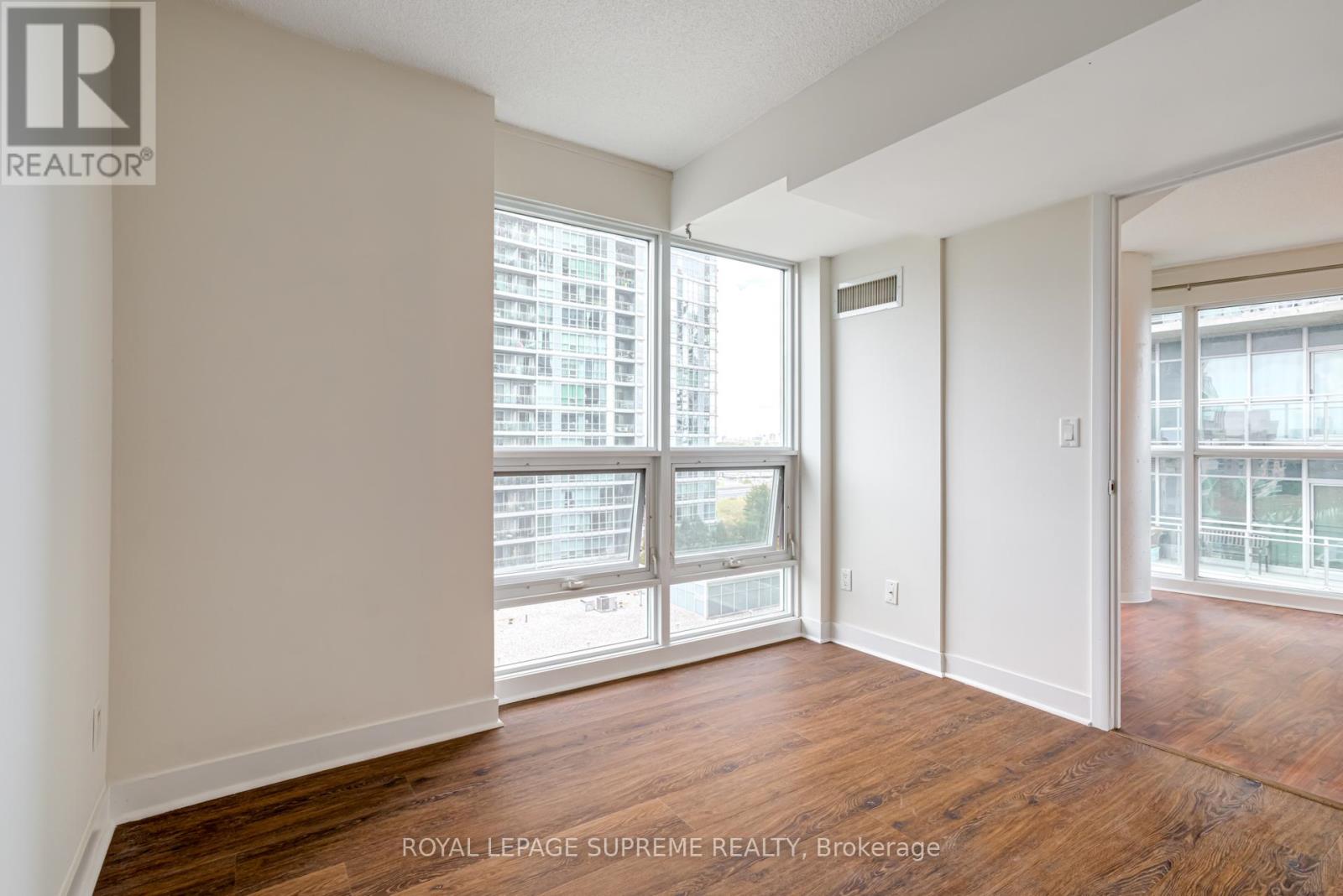 913 - 155 Legion Road, Toronto, Ontario  M8Y 0A7 - Photo 24 - W9400401