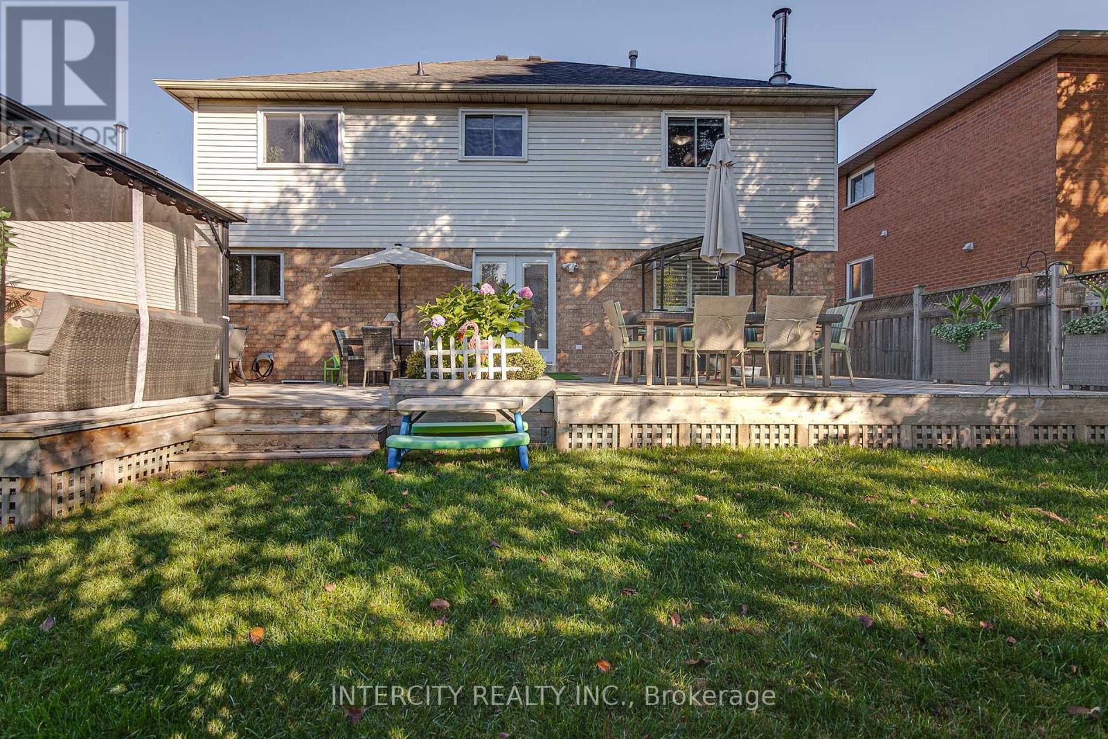 11 Raiford Street, Aurora, Ontario  L4G 6J2 - Photo 37 - N9380109