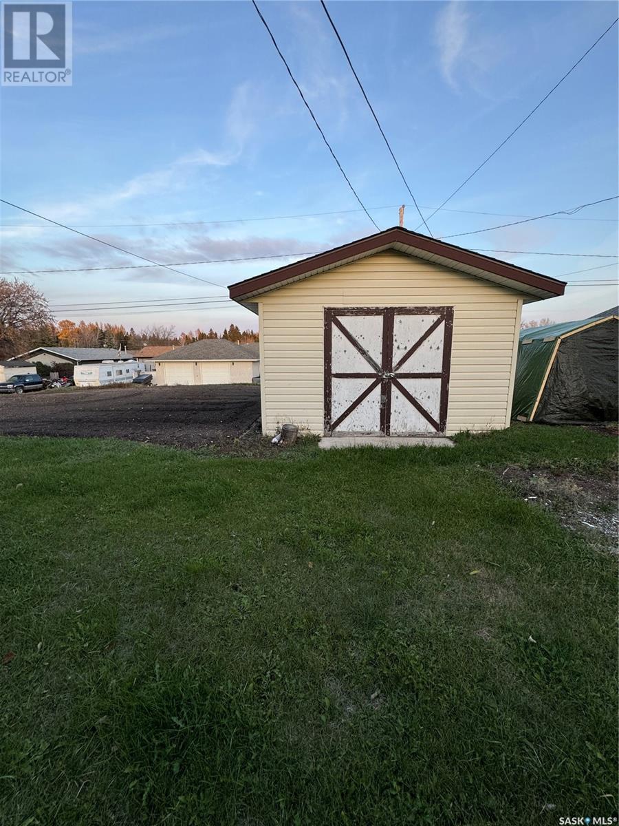 610 Albert Street, Hudson Bay, Saskatchewan  S0E 0Y0 - Photo 28 - SK980884