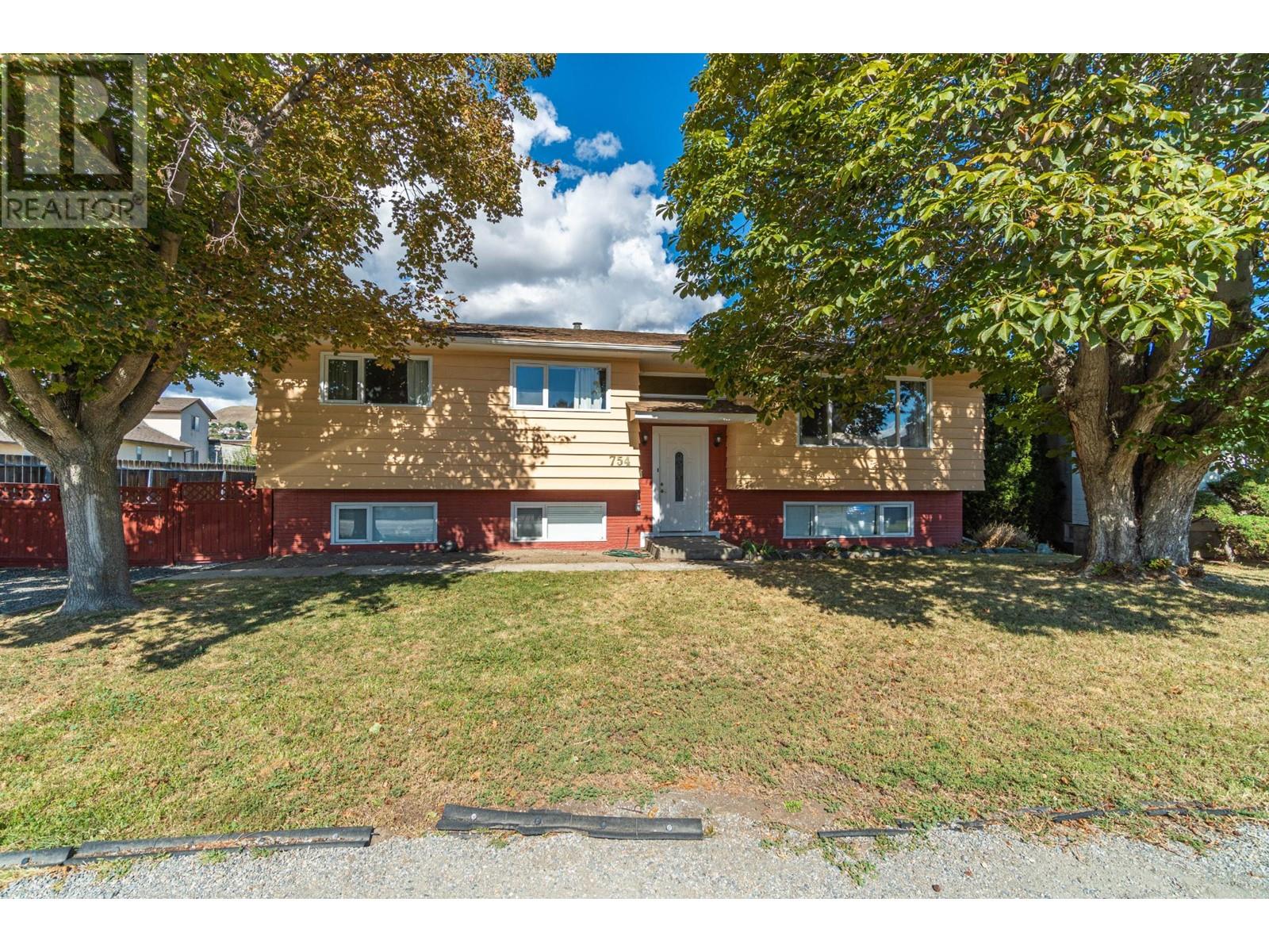 754 CUMBERLAND AVE, kamloops, British Columbia