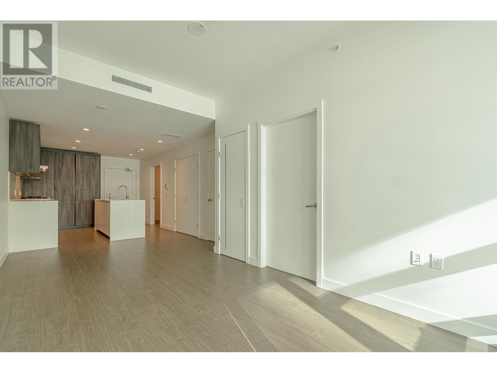 Listing Picture 5 of 37 : 805 6320 NO. 3 ROAD, Richmond / 烈治文 - 魯藝地產 Yvonne Lu Group - MLS Medallion Club Member