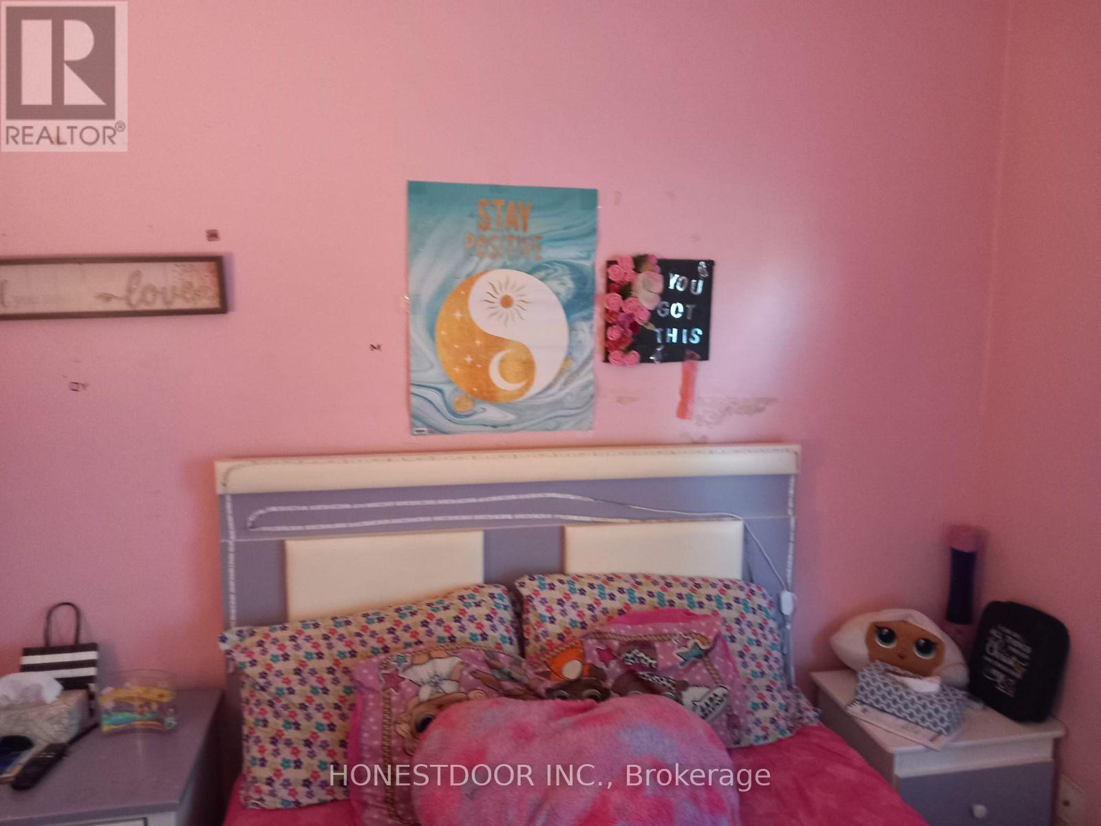 7568 Redstone Road, Mississauga (Malton), Ontario  L4T 2B9 - Photo 7 - W9415577