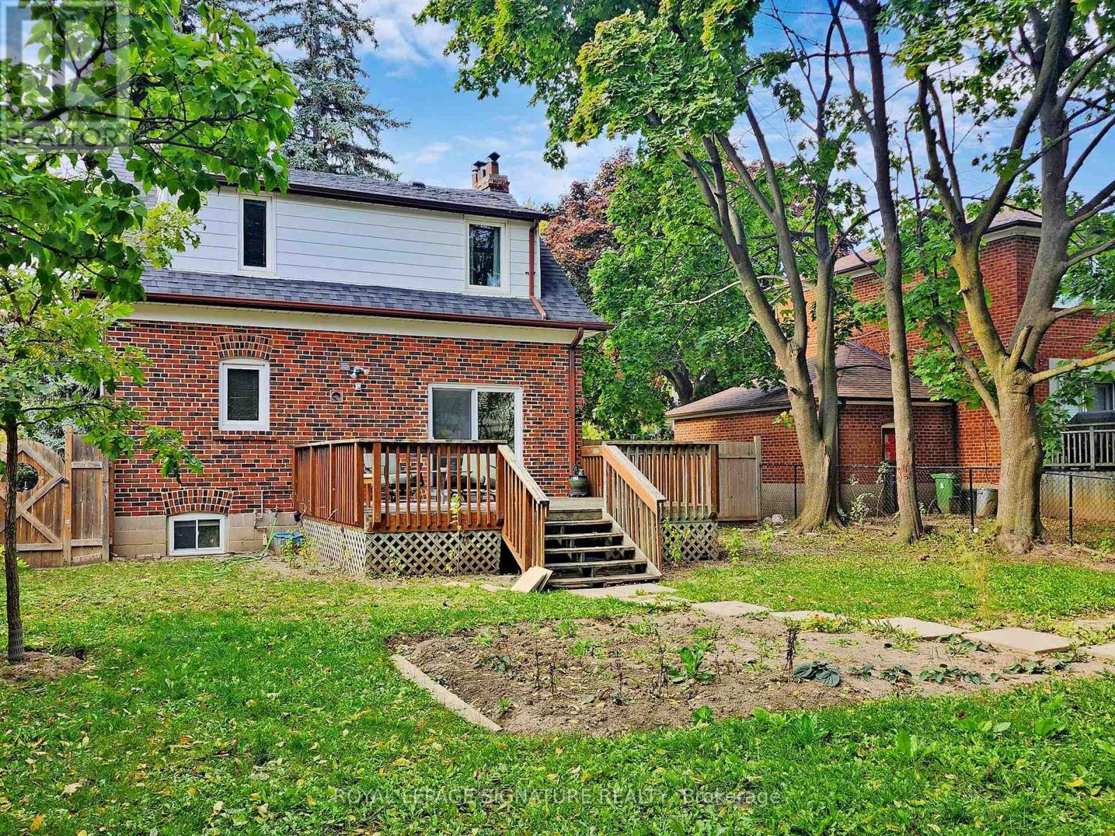 Main - 101 Brookview Drive, Toronto, Ontario  M6A 2K5 - Photo 17 - C9415641