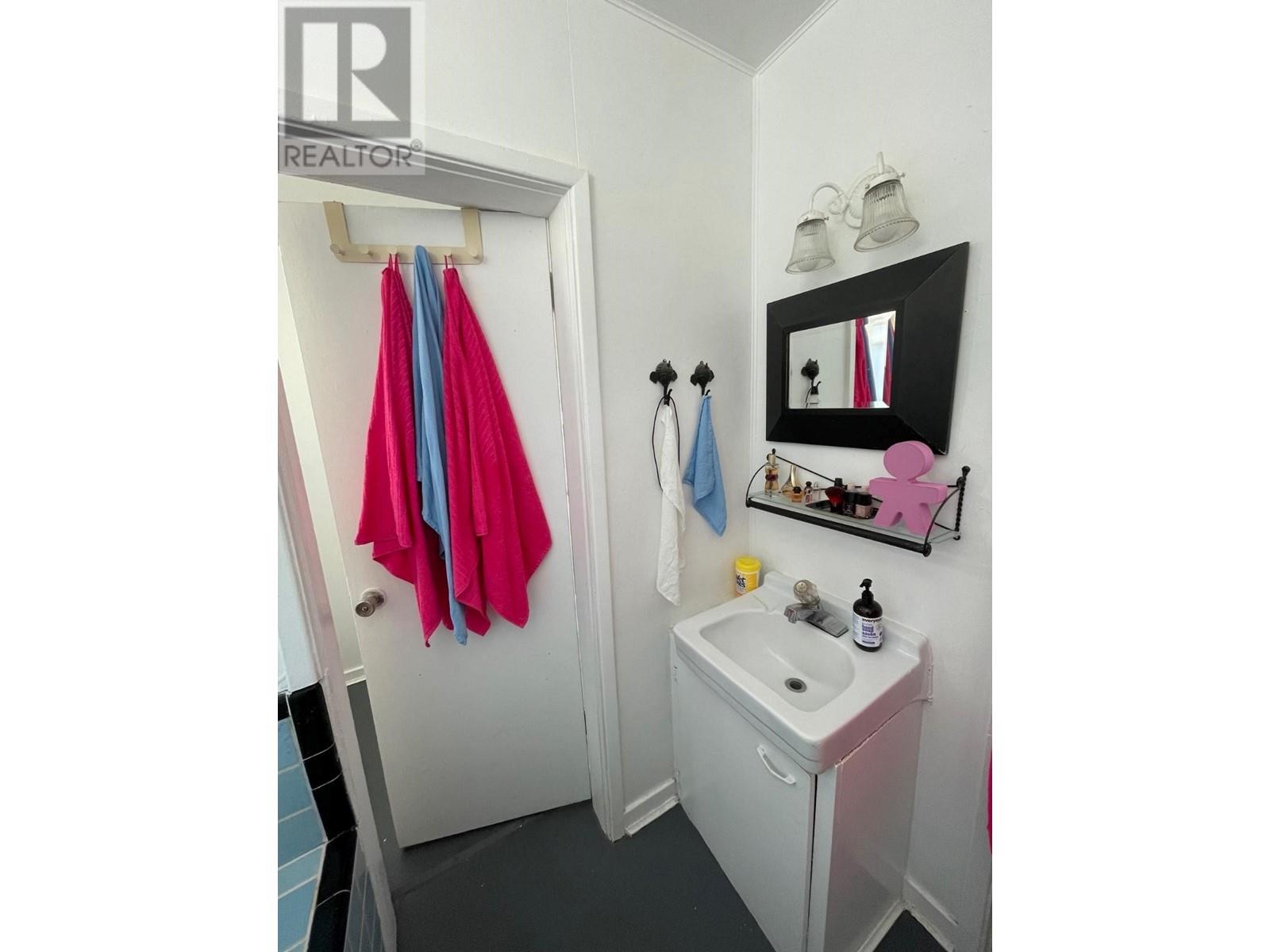 256 E 16th Avenue, Vancouver, British Columbia  V5T 2T4 - Photo 9 - R2935601