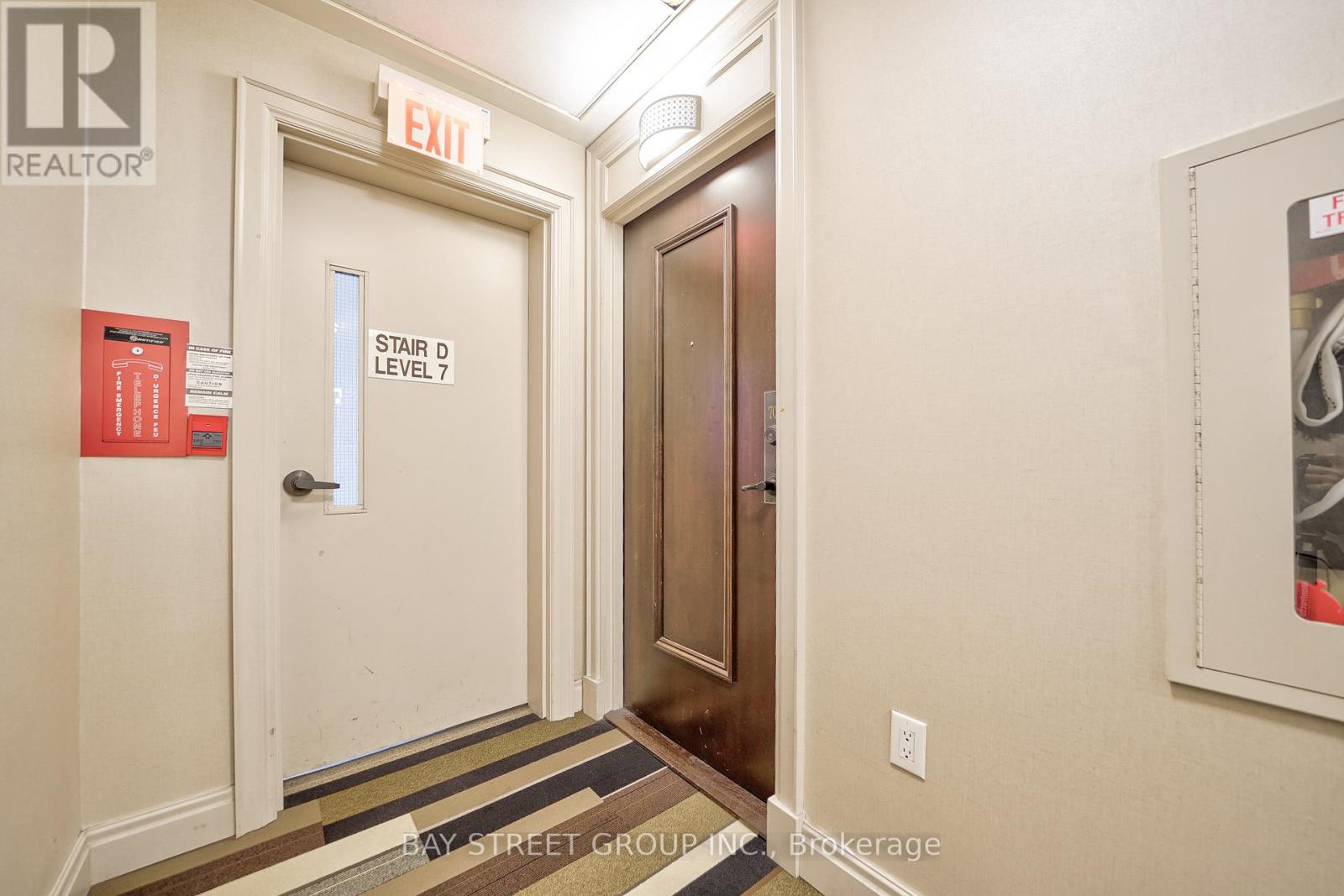 708 - 385 Prince Of Wales Drive, Mississauga, Ontario  L5B 0C6 - Photo 4 - W9415893