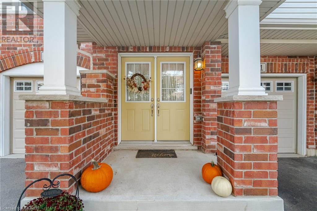 9 DORCHESTER Terrace, STONEY CREEK, Ontario One Percent Realty Ltd