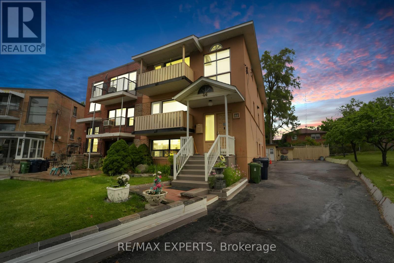 Property at 44 ELWAY COURT image 1