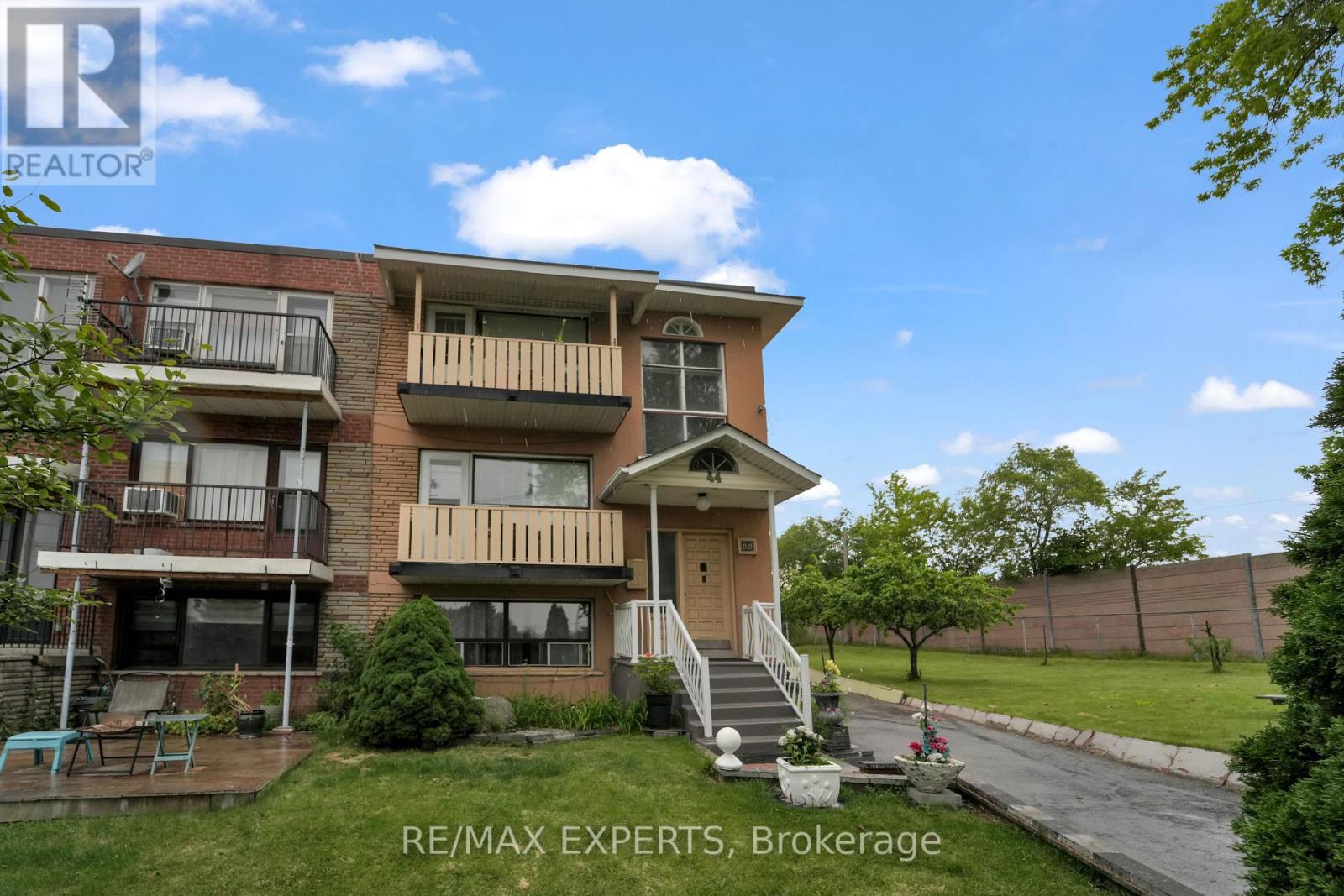 Property at 44 ELWAY COURT image 2