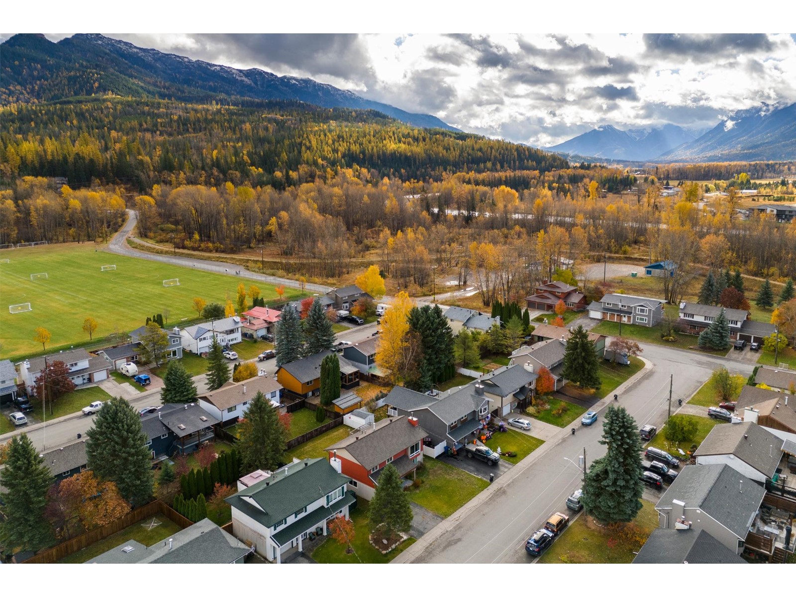 49 Mt Proctor Avenue, Fernie, British Columbia  V0B 1M3 - Photo 5 - 2480105