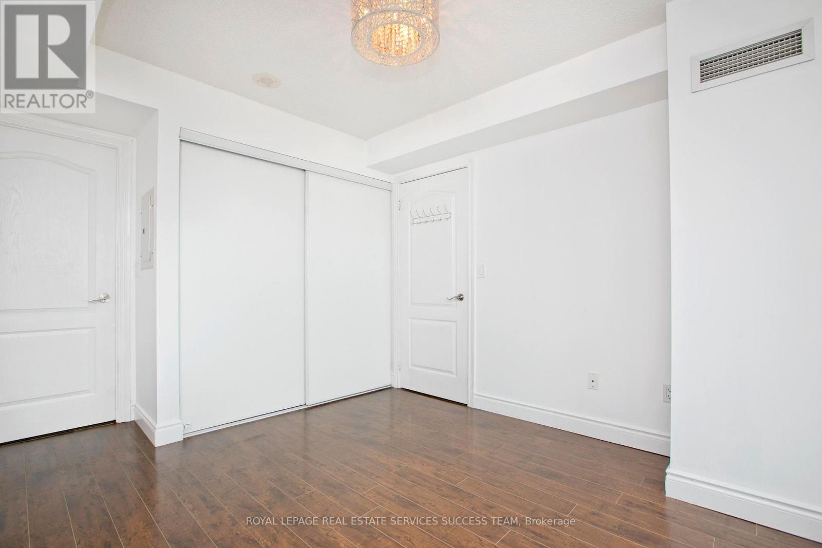 2001 - 50 Brian Harrison Way, Toronto, Ontario  M1P 5J4 - Photo 8 - E9416577