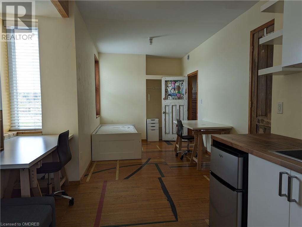 68 Roseview AvenueCambridge, Ontario  N1R 4A7 - Photo 5 - X10404255