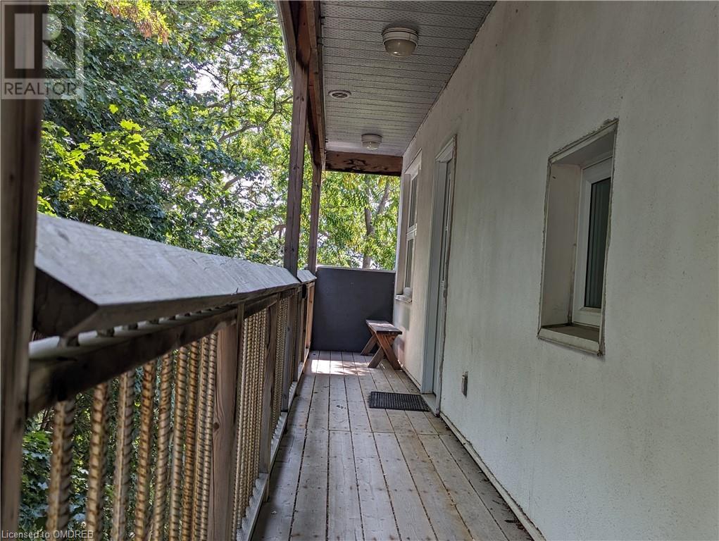 68 Roseview AvenueCambridge, Ontario  N1R 4A7 - Photo 3 - X10404255