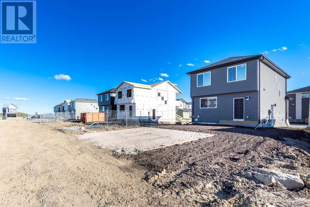 216 Corner Glen Avenue Ne, Calgary, Alberta  T3N 1B9 - Photo 4 - A2168963