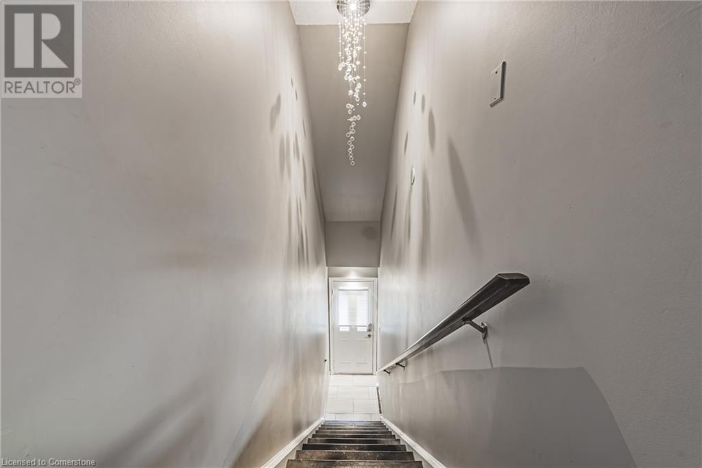 266 Limeridge Road E Unit# 3, Hamilton, Ontario  L9A 2S7 - Photo 4 - 40665882