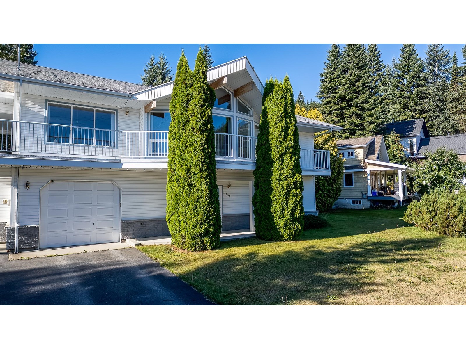 1495 Victoria Avenue, Rossland, British Columbia  V0G 1Y0 - Photo 2 - 2480107