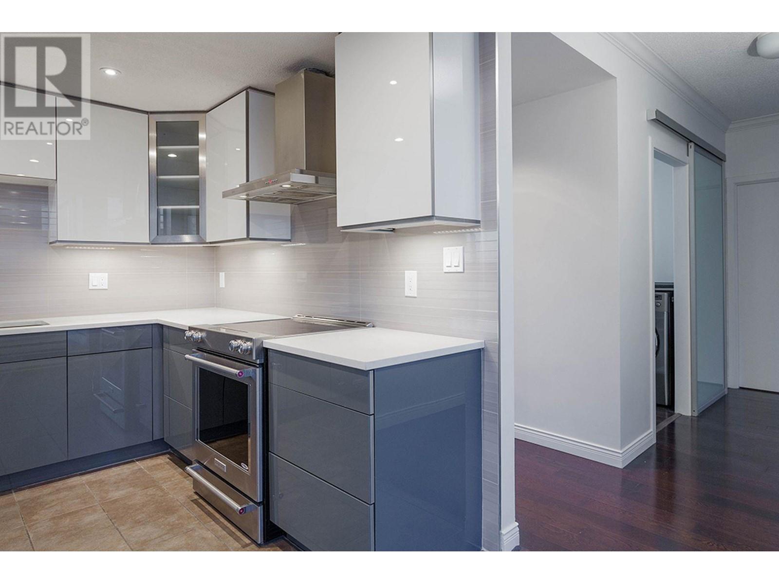 Listing Picture 19 of 40 : 2304 1500 HOWE STREET, Vancouver / 溫哥華 - 魯藝地產 Yvonne Lu Group - MLS Medallion Club Member