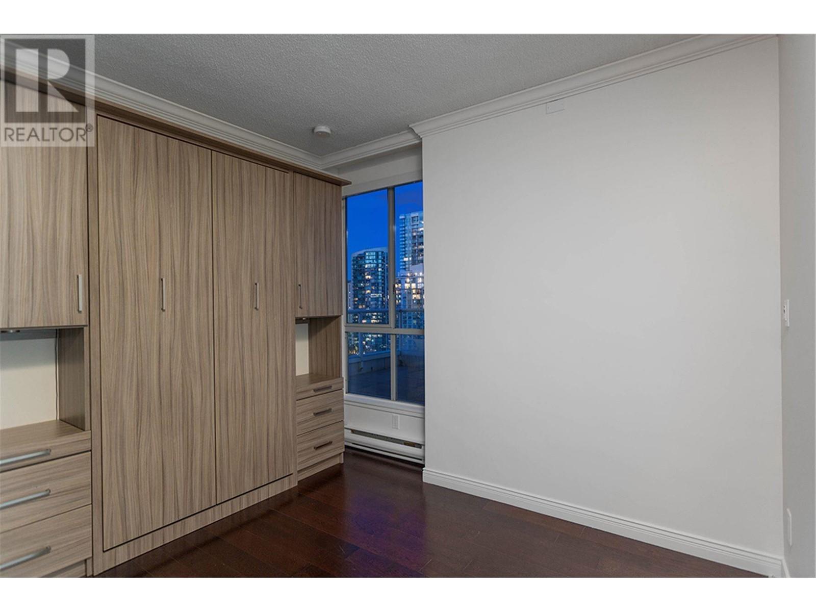 Listing Picture 7 of 40 : 2304 1500 HOWE STREET, Vancouver / 溫哥華 - 魯藝地產 Yvonne Lu Group - MLS Medallion Club Member