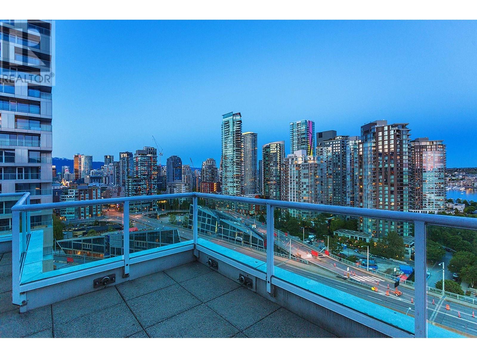 Listing Picture 22 of 40 : 2304 1500 HOWE STREET, Vancouver / 溫哥華 - 魯藝地產 Yvonne Lu Group - MLS Medallion Club Member