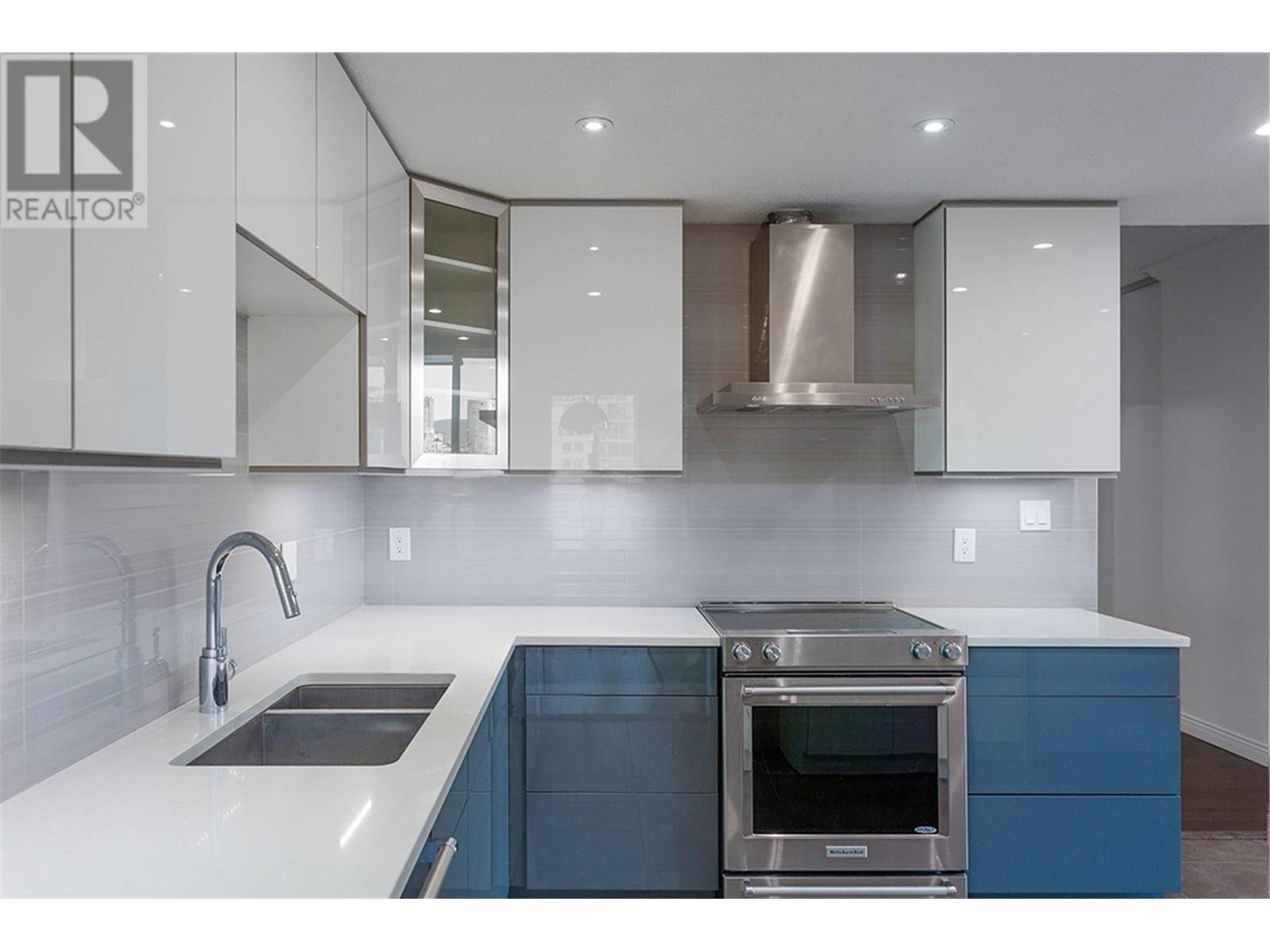 Listing Picture 8 of 40 : 2304 1500 HOWE STREET, Vancouver / 溫哥華 - 魯藝地產 Yvonne Lu Group - MLS Medallion Club Member