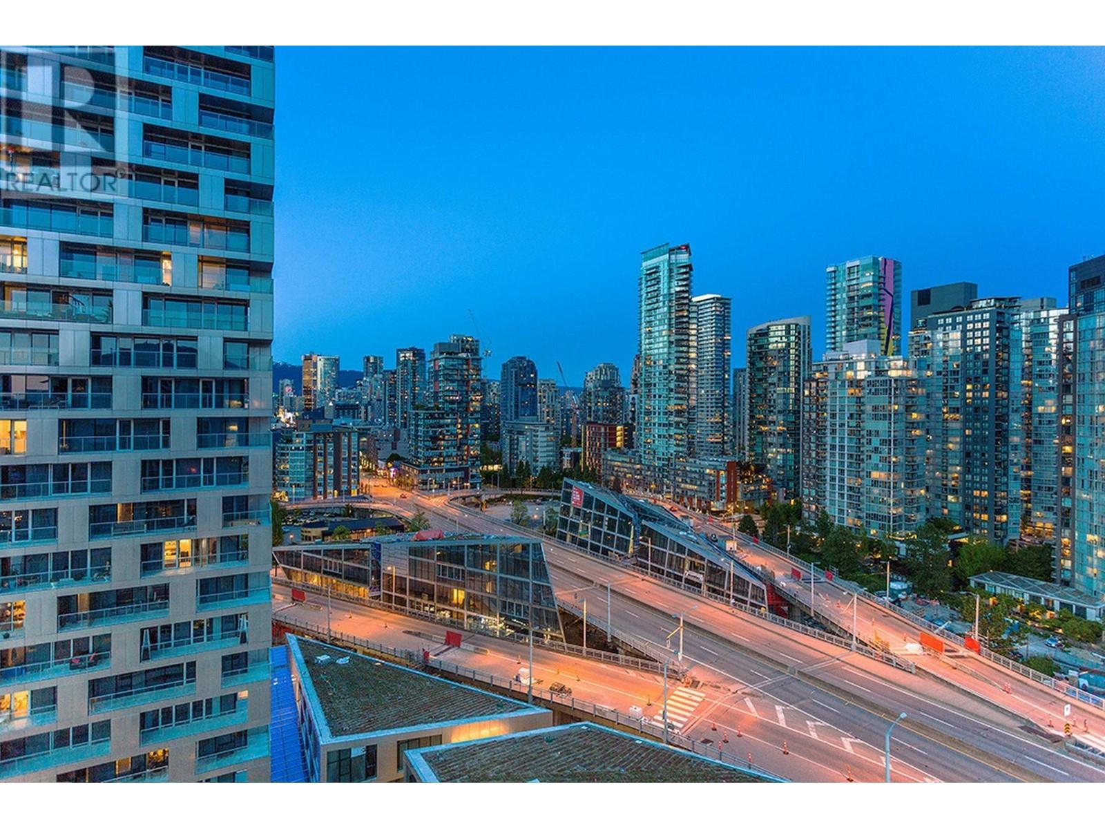 Listing Picture 26 of 40 : 2304 1500 HOWE STREET, Vancouver / 溫哥華 - 魯藝地產 Yvonne Lu Group - MLS Medallion Club Member