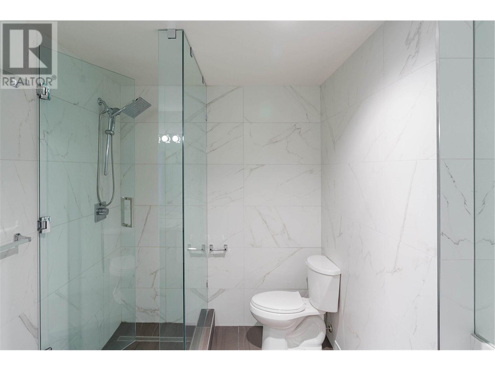 Listing Picture 12 of 40 : 2304 1500 HOWE STREET, Vancouver / 溫哥華 - 魯藝地產 Yvonne Lu Group - MLS Medallion Club Member