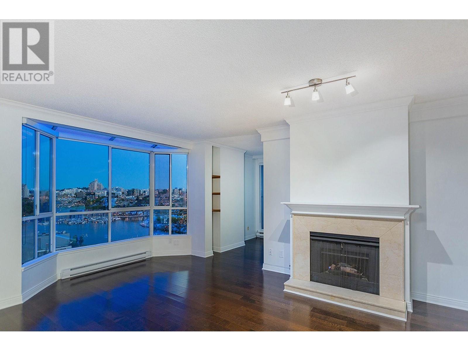 Listing Picture 27 of 40 : 2304 1500 HOWE STREET, Vancouver / 溫哥華 - 魯藝地產 Yvonne Lu Group - MLS Medallion Club Member