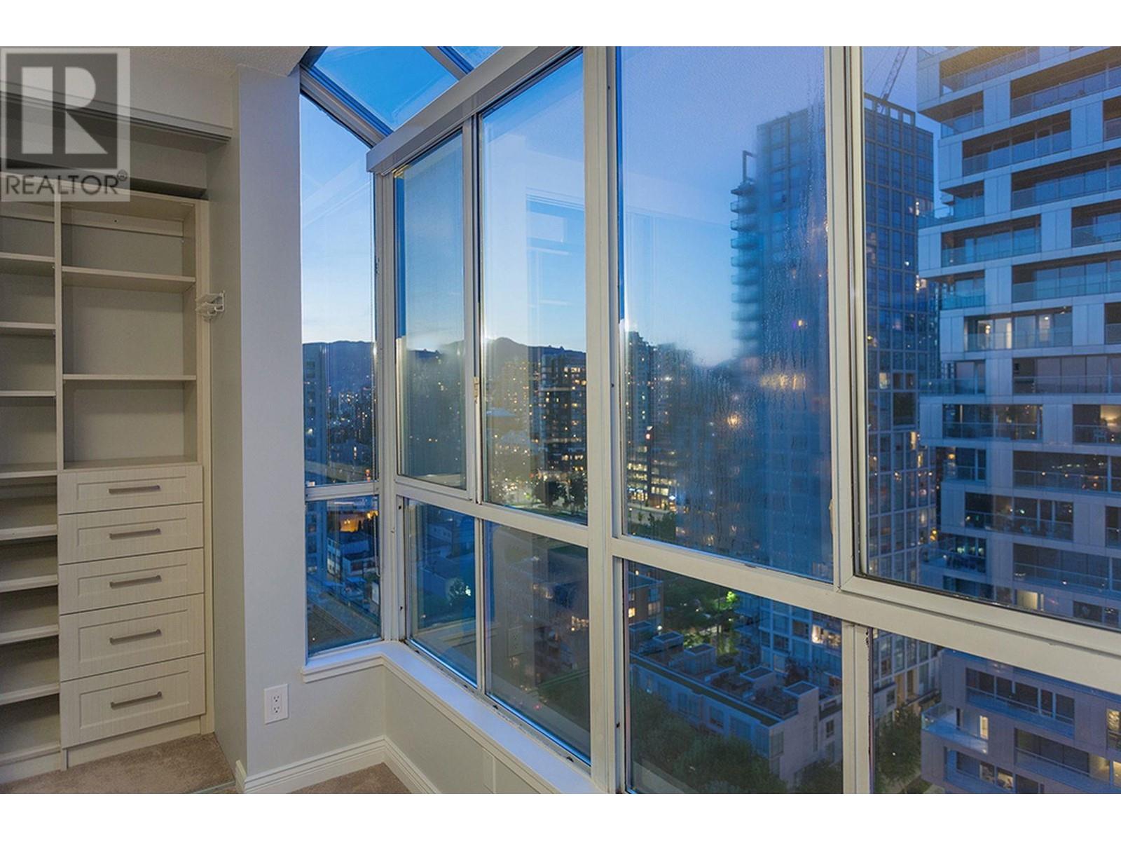 Listing Picture 30 of 40 : 2304 1500 HOWE STREET, Vancouver / 溫哥華 - 魯藝地產 Yvonne Lu Group - MLS Medallion Club Member