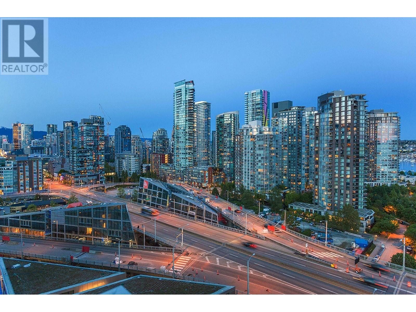 Listing Picture 24 of 40 : 2304 1500 HOWE STREET, Vancouver / 溫哥華 - 魯藝地產 Yvonne Lu Group - MLS Medallion Club Member