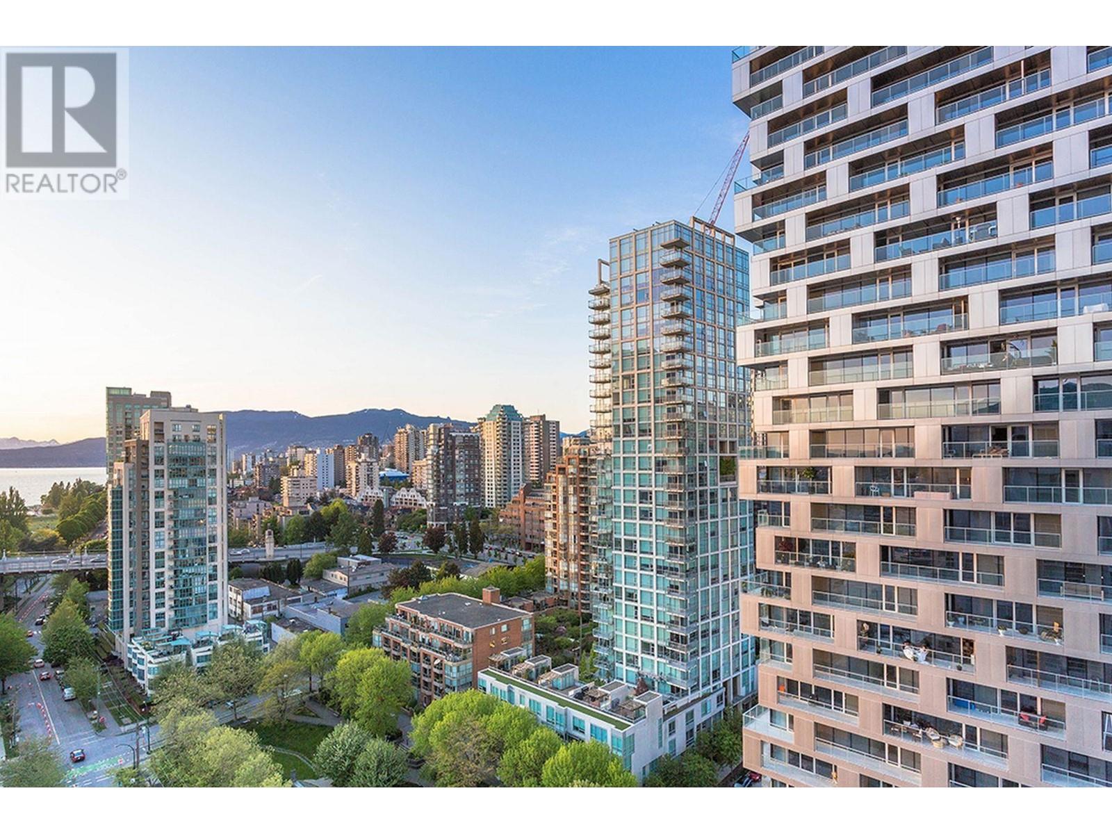 Listing Picture 18 of 40 : 2304 1500 HOWE STREET, Vancouver / 溫哥華 - 魯藝地產 Yvonne Lu Group - MLS Medallion Club Member